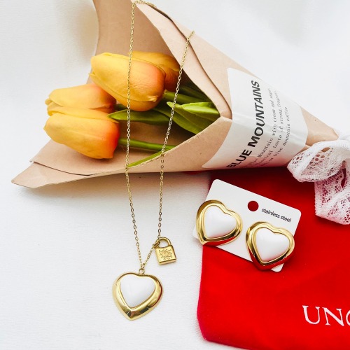 UNS569C