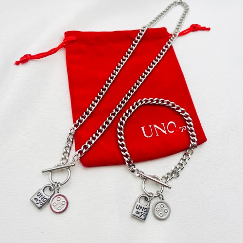 UNS578B