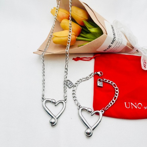 UNS591J