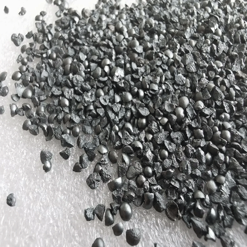 Why should steel shot and steel grit be mixed?