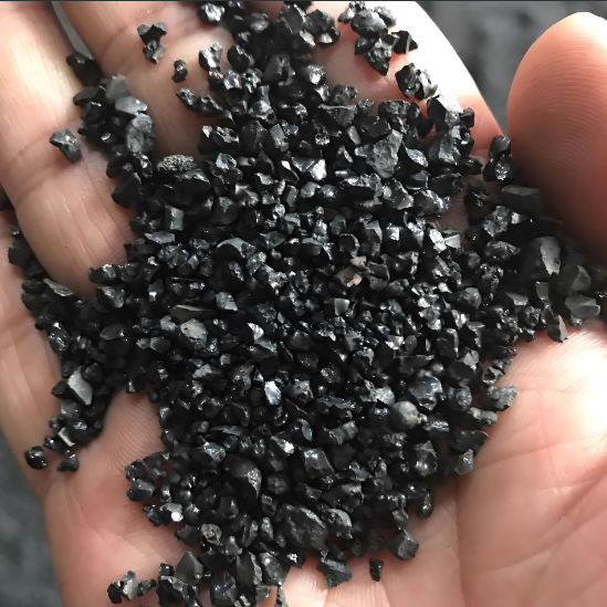 What is the hardness range of steel grit, and what is the effect of different hardness on the use effect?