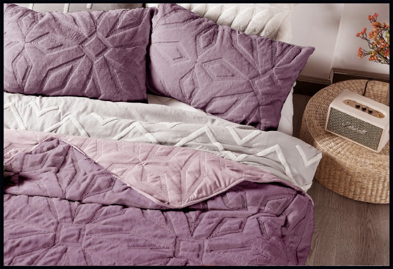 Delight Quilted Velvet Bedding Set 22KQ0026