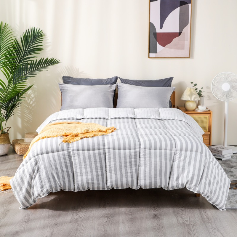 Yarn-dyed Wide Stripe Comforter