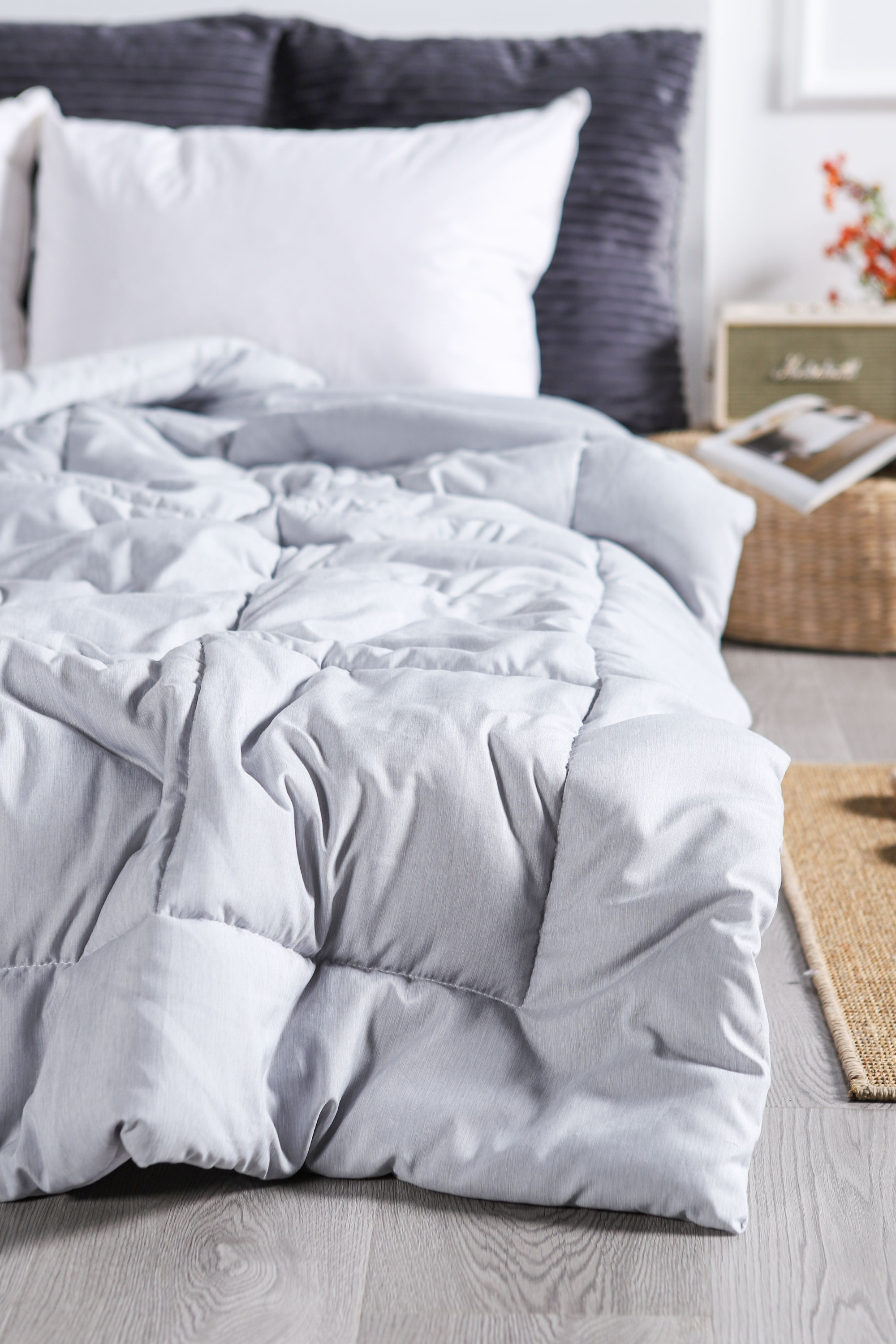 Delighthome Cozy Silver Grey Comforter Sets