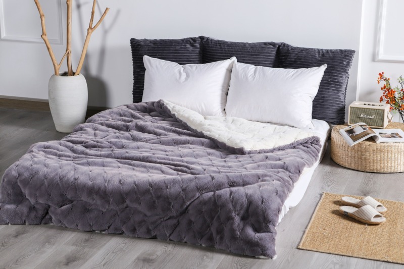 Delighthome Ultra-simple Dark Blue Comforter Sets 22KC0020