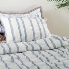 Delight Home seersucker comforter