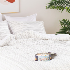 clipped jacquard comforter