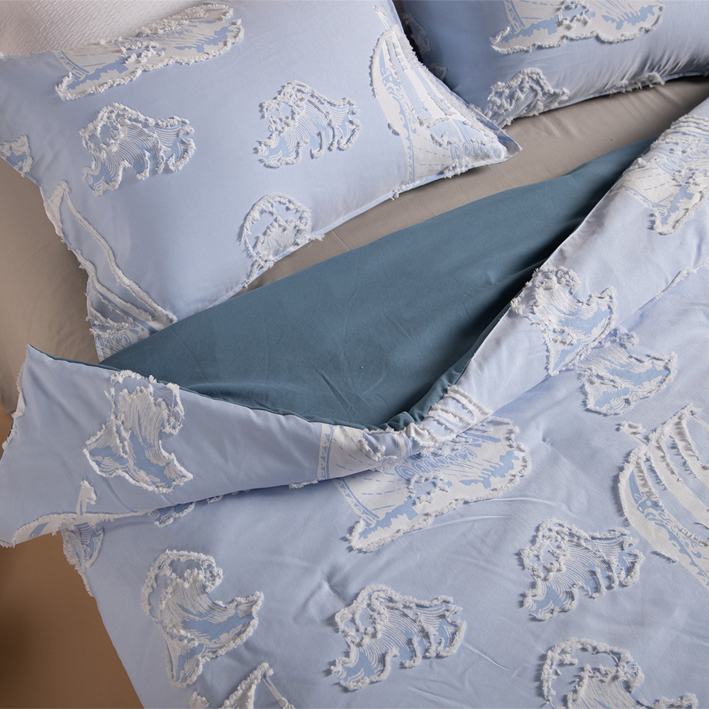 Delight Home clipped jacquard comforter