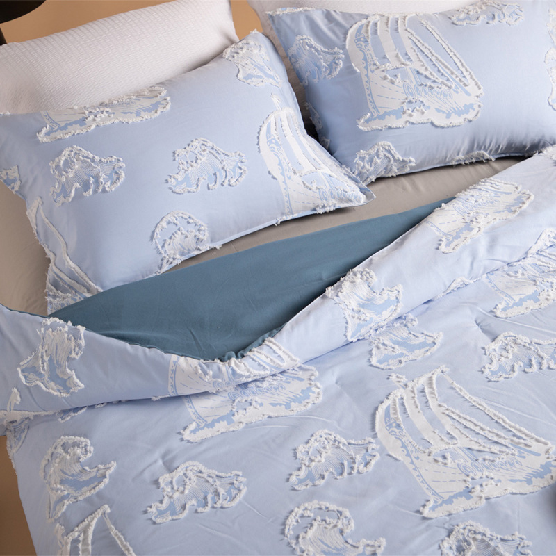 Delight Home clipped jacquard comforter