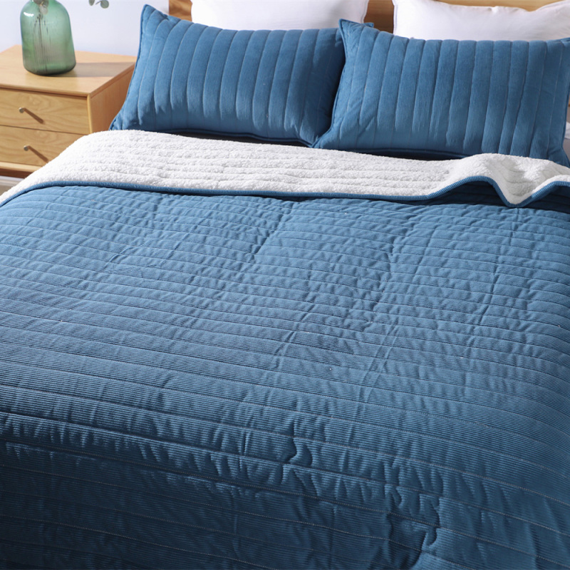 Delight Home corduroy sherpa quilt