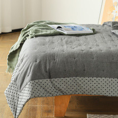 Delight Home linen quilt