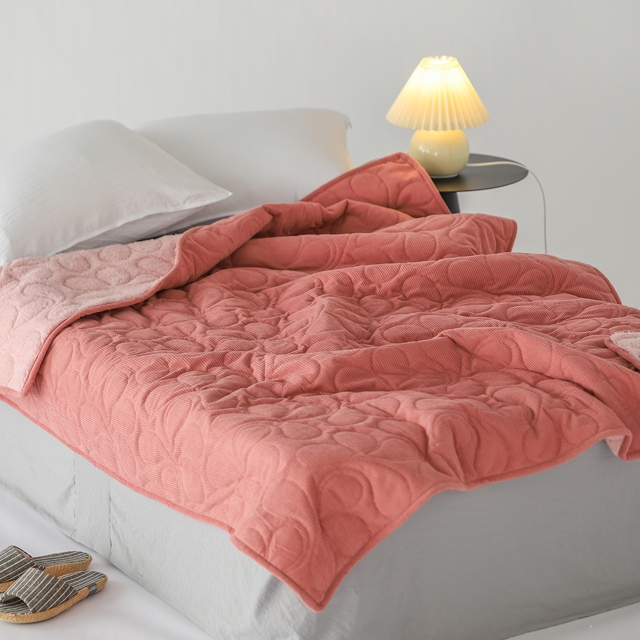 Delight Home corduroy quilt