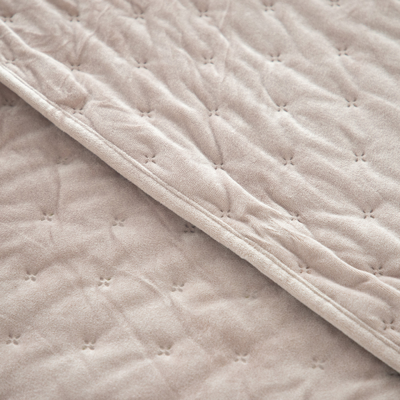 Delight Home ultrasonic embossed velvet quilt