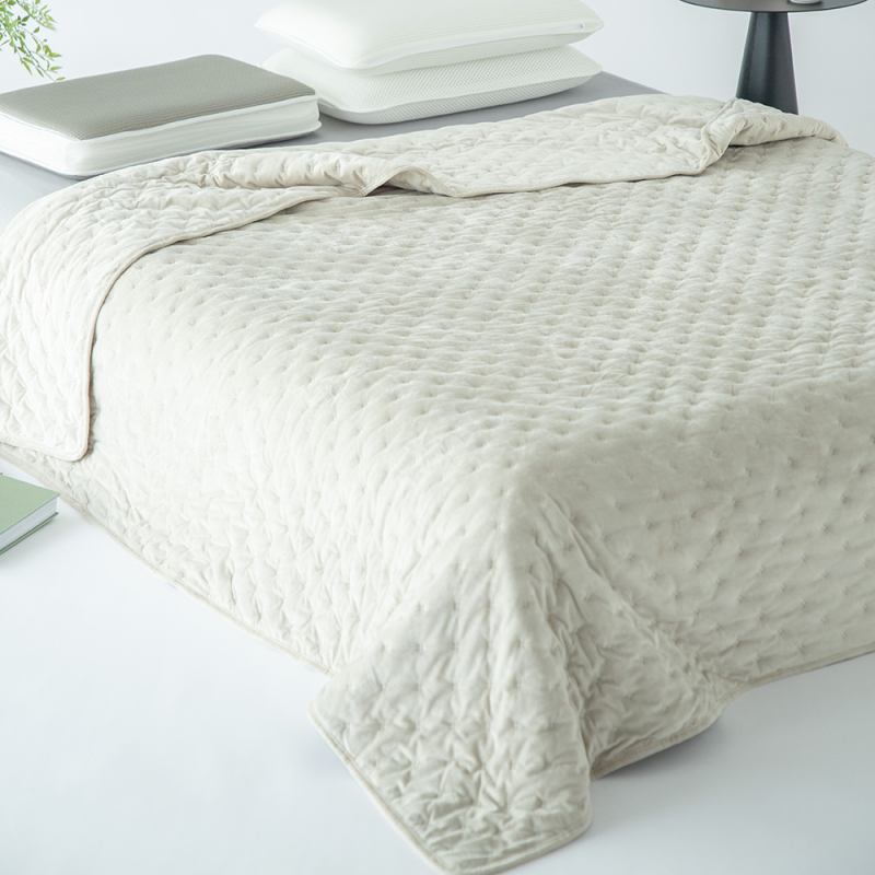 Delight Home ultrasonic embossed velvet quilt