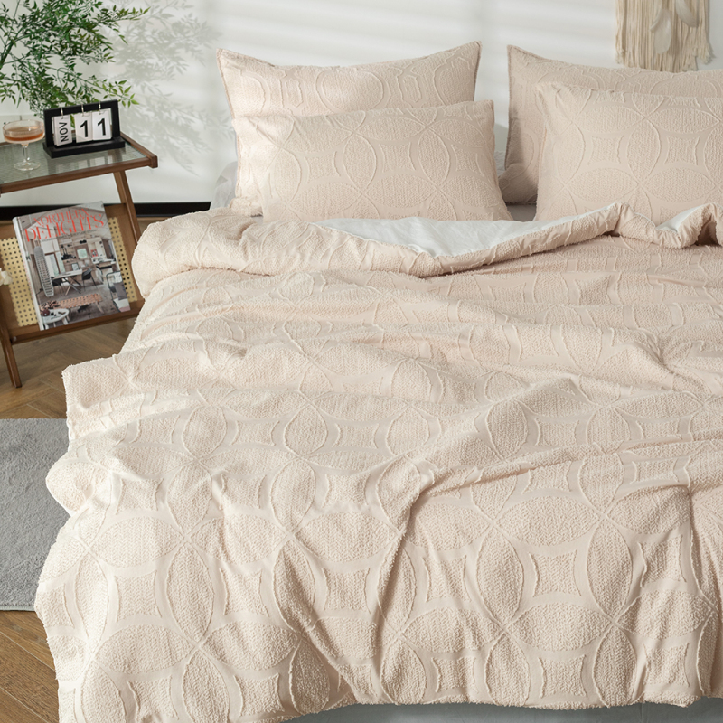 Delight Home clipped jacquard comforter set