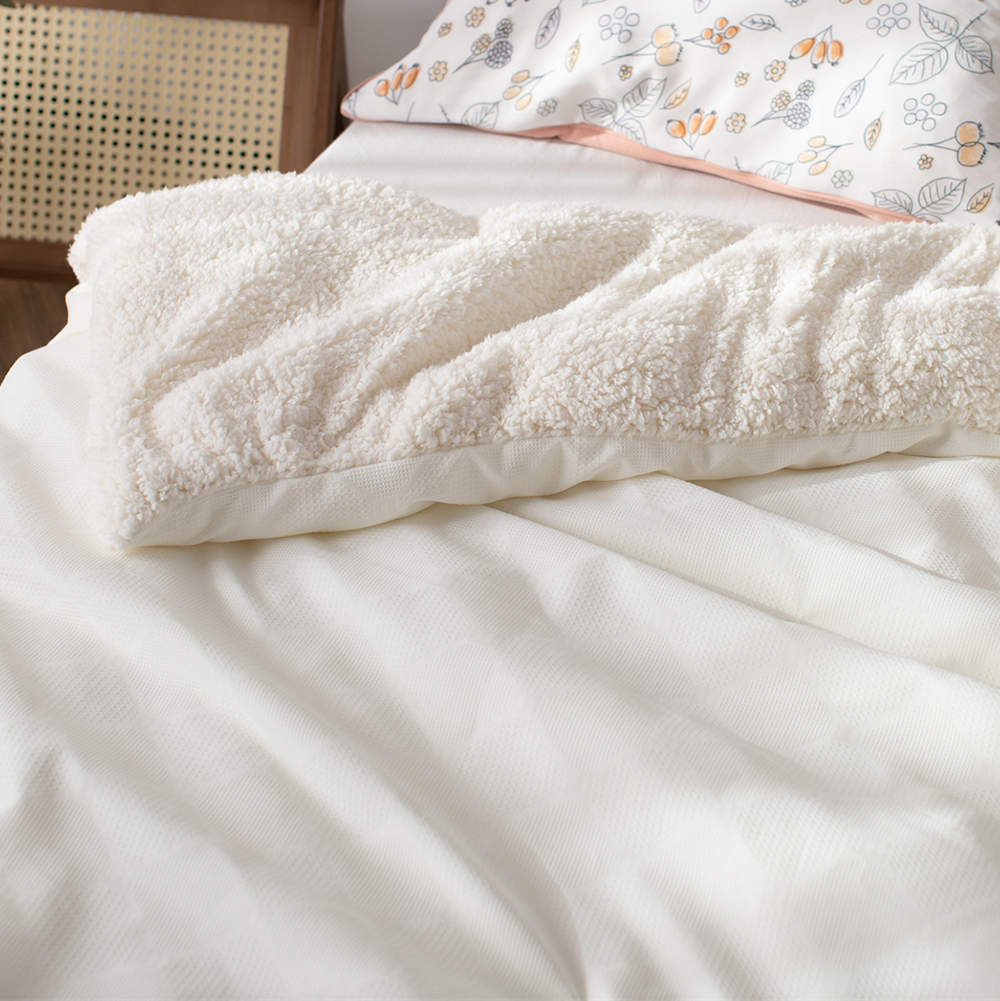 Delight Home comforter