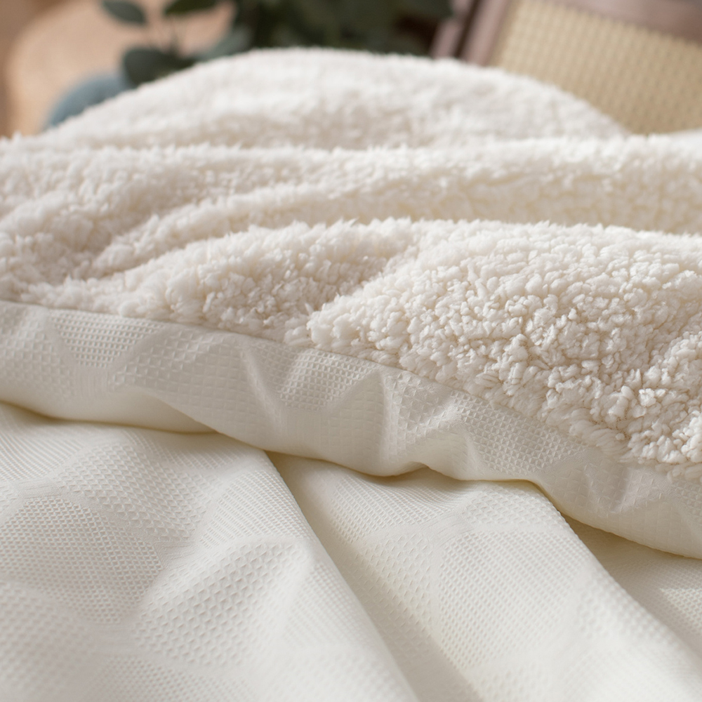 Delight Home comforter