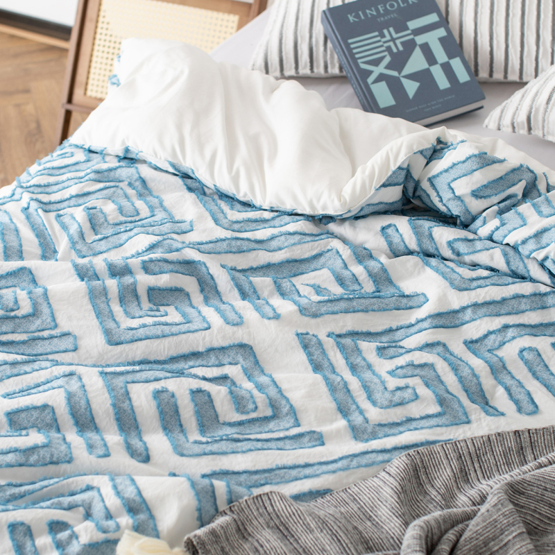 Delight Home clipped jacquard comforter