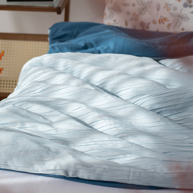 Delight Home texture comforter