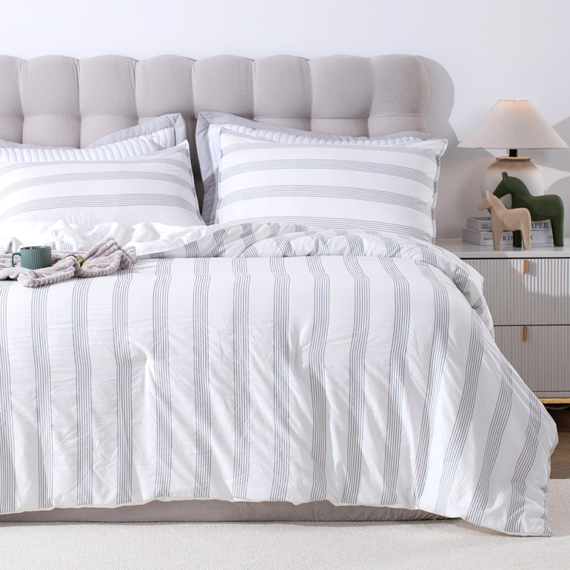 Striped Jacquard Comforter Set
