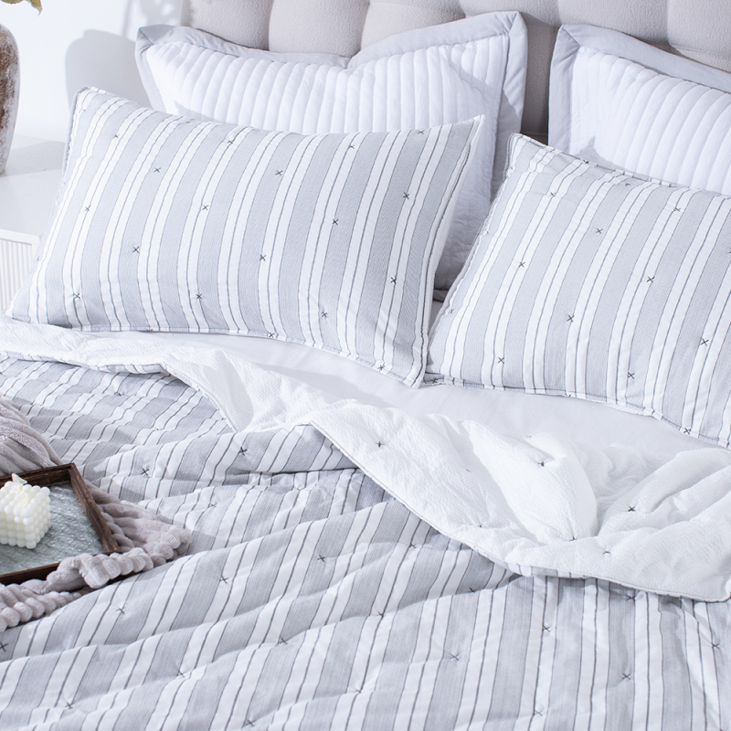 Cation Seersucker Quilt Set