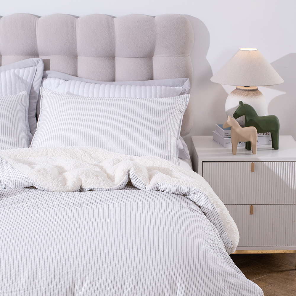 Cation-seersucker Sherpa Comforter