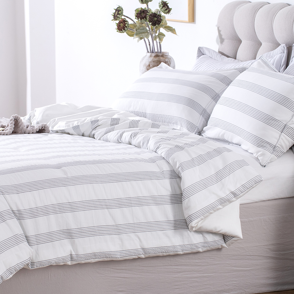 Striped Jacquard Comforter Set