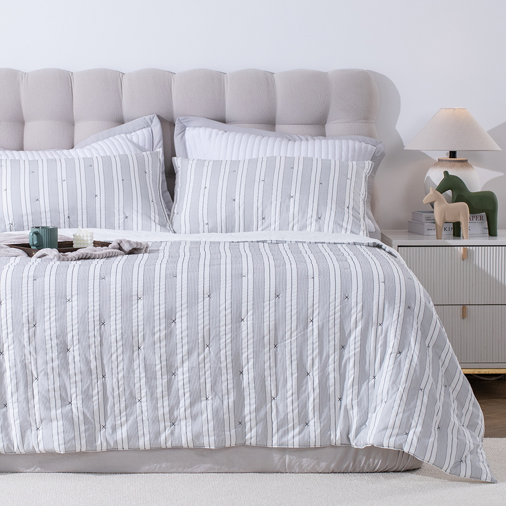 Cation Seersucker Quilt Set