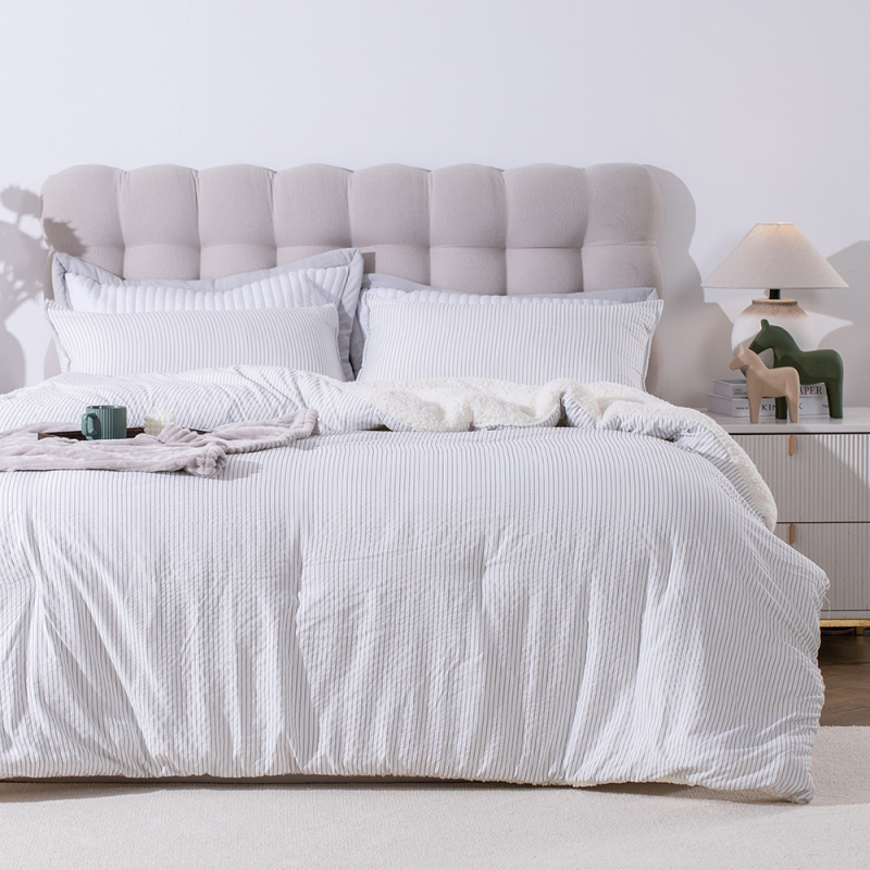 Cation-seersucker Sherpa Comforter