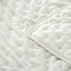 Wrinkle Jacquard Pinsonic Quilt