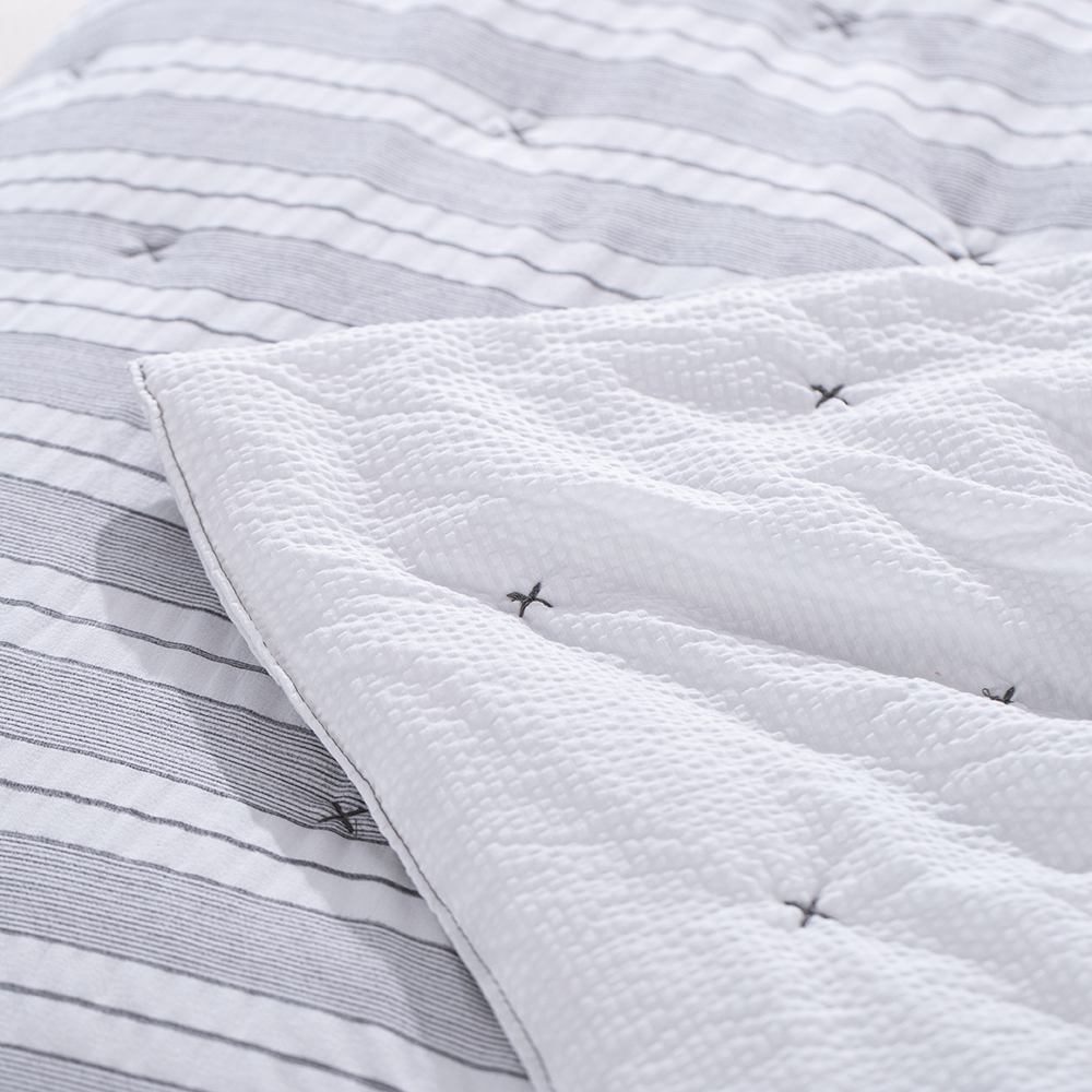 Cation Seersucker Quilt Set