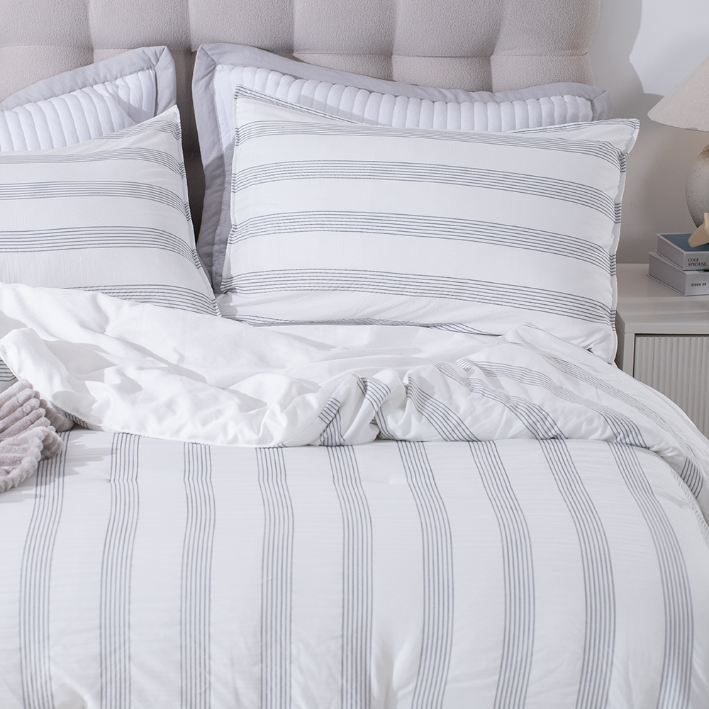Striped Jacquard Comforter Set