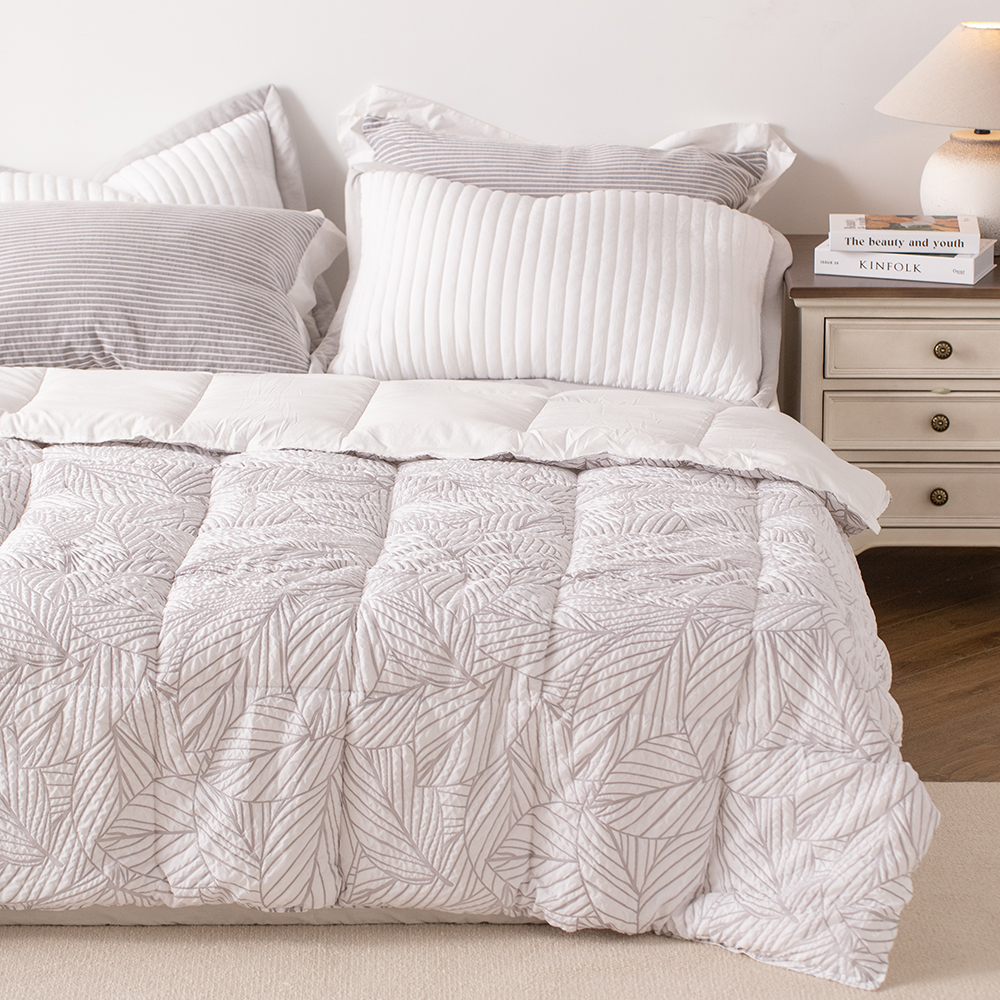Wrinkle Jacquard Comforter