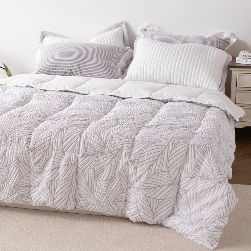 Wrinkle Jacquard Comforter