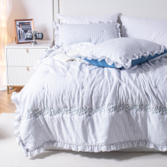 Cation-seersucker Ruffle Quilt Set