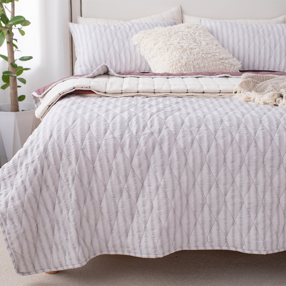Yarn-dyed Wrinkle Jacquard Quilt Set
