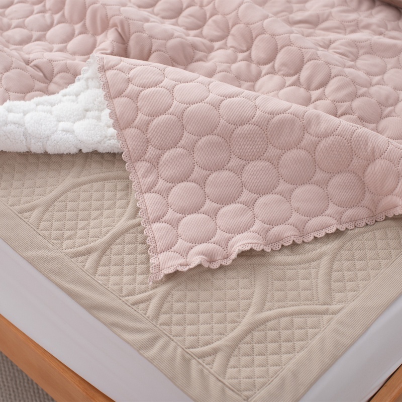 Corduroy Pinsonic Quilt