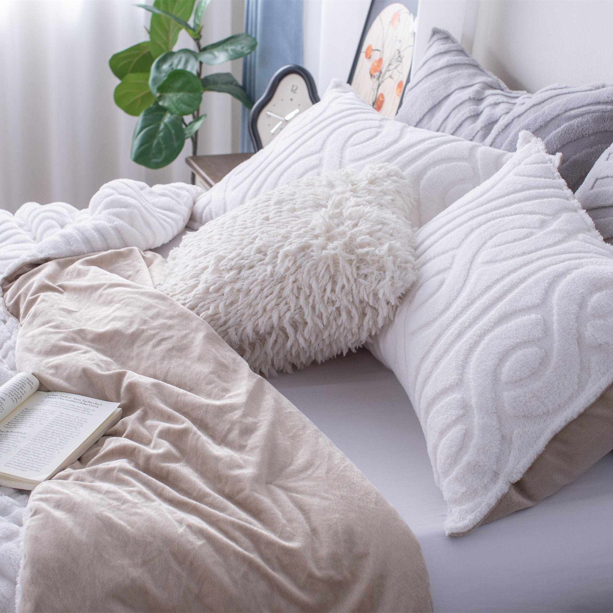 Jacquard Sherpa Comforter