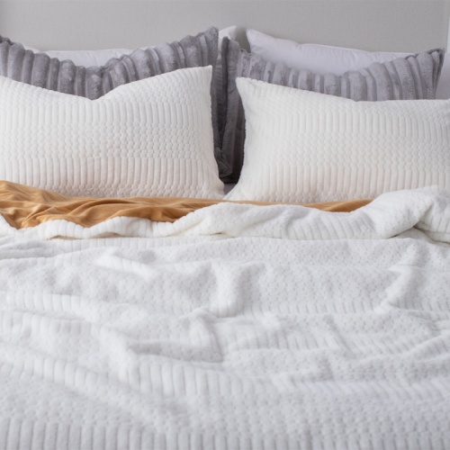 Jacquard Flannel Comforter