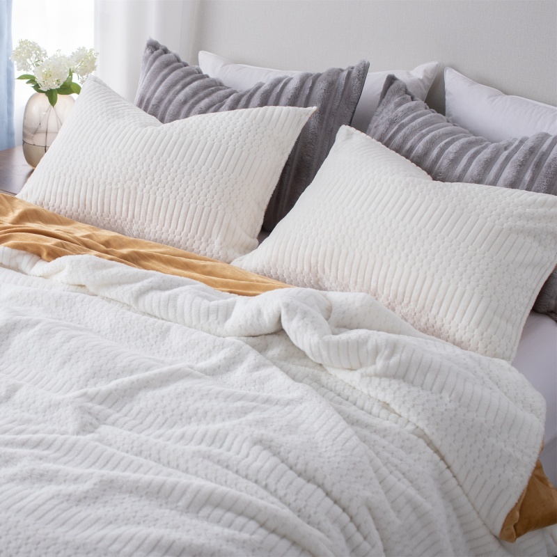 Jacquard Flannel Comforter