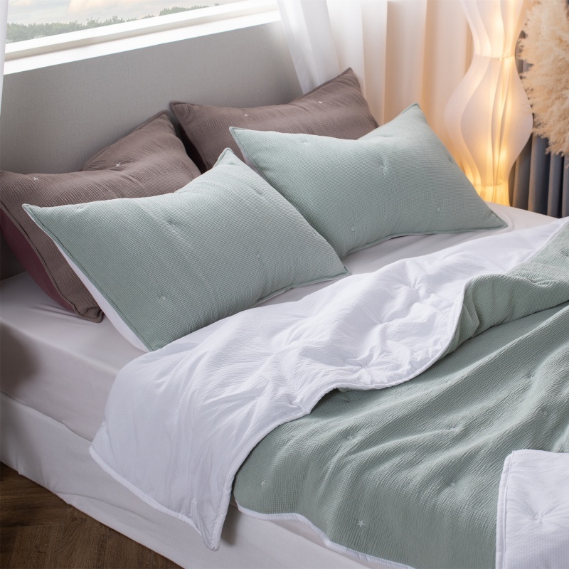 Crinkled Corduroy Embroidered Quilt