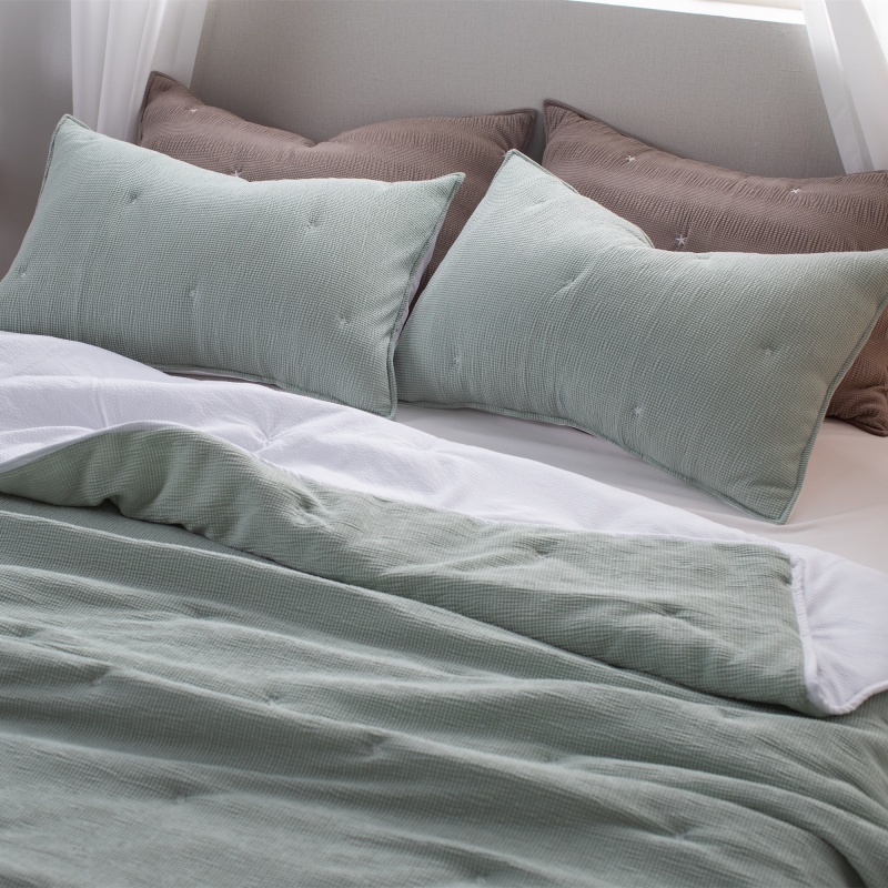 Crinkled Corduroy Embroidered Quilt