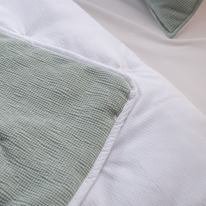 Crinkled Corduroy Embroidered Quilt