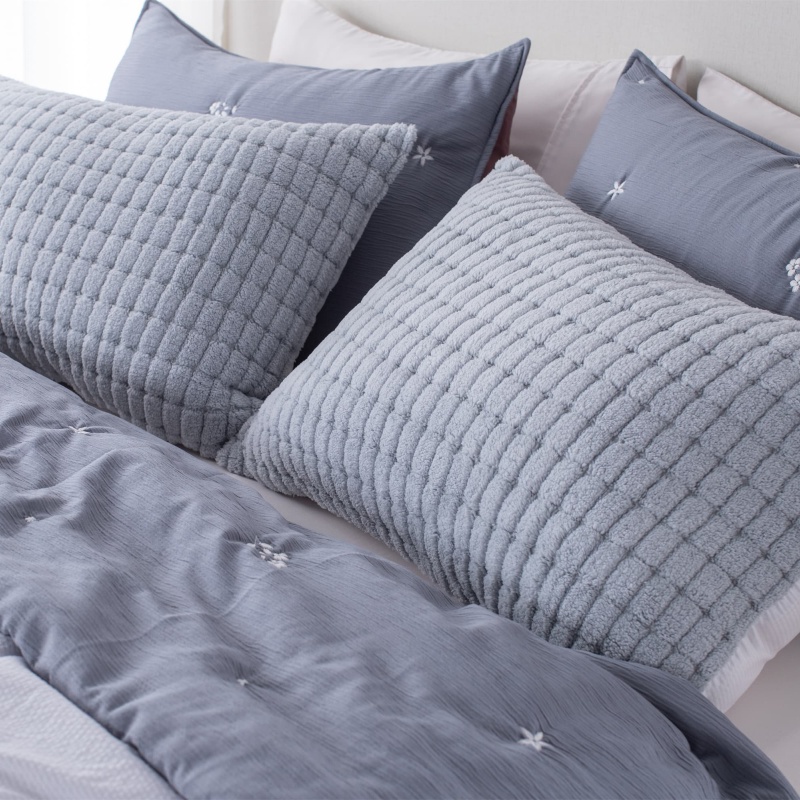 Weft-Knitted Jacquard Sherpa Quilt