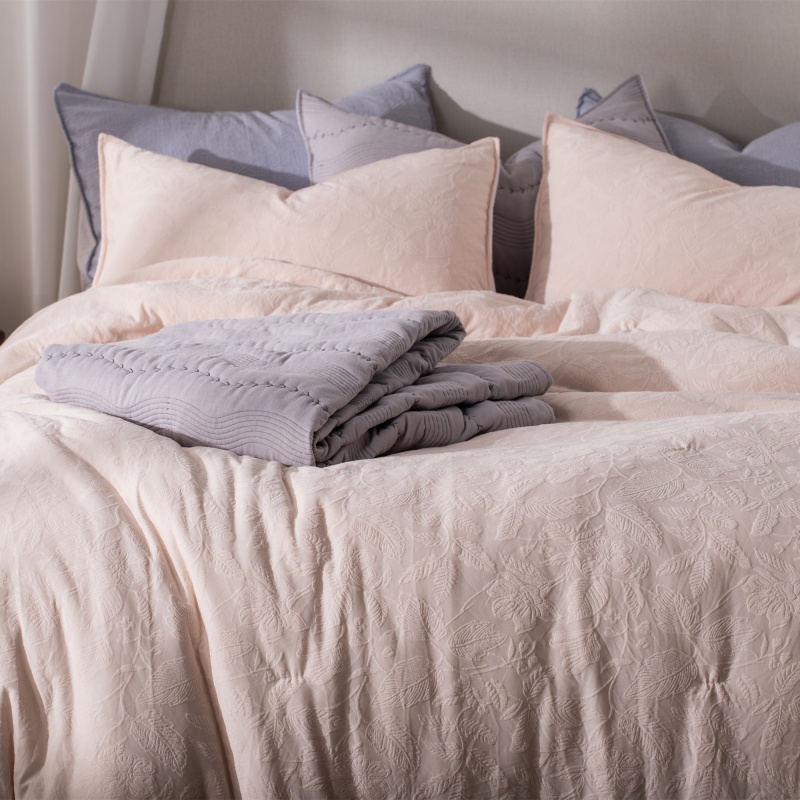 Poly jacquard knit fabric Comforter