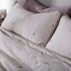 Poly-linen Blended Quilt with Embroidered Lace Trim