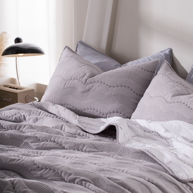 Cotton-Feel Short Plush Quilted Quilt