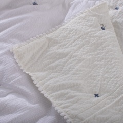 Cotton-Feel Seersucker Embroidered Quilt