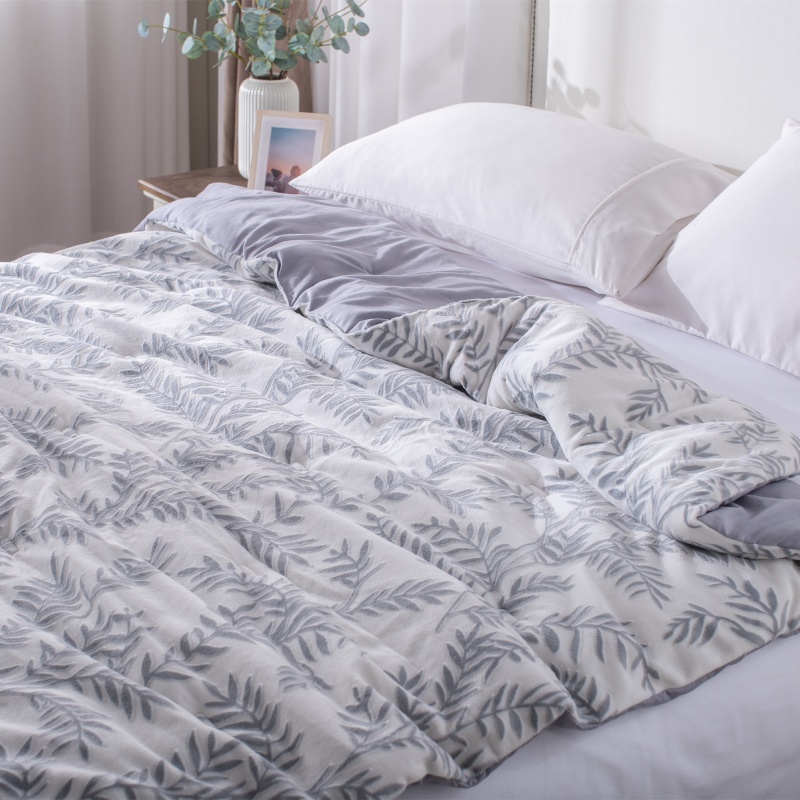 Burnt Printed Milk Velvet Comforter