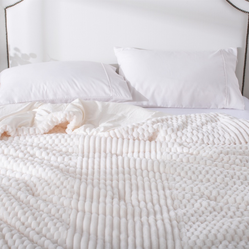 Dual Pattern Jacquard Flannel Comforter